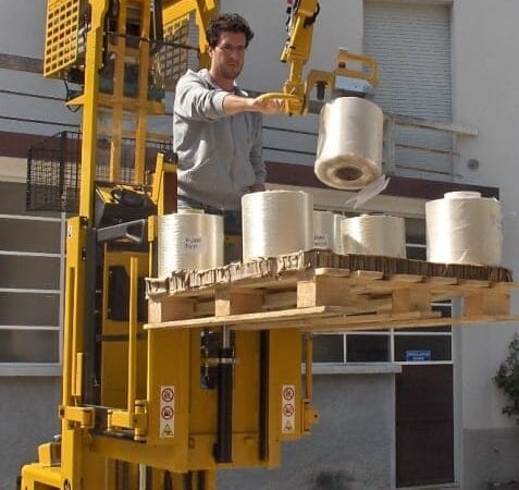 Liftruck INDEVA weft yarn reels2 477x700