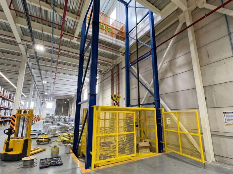 Elevador especializado rym